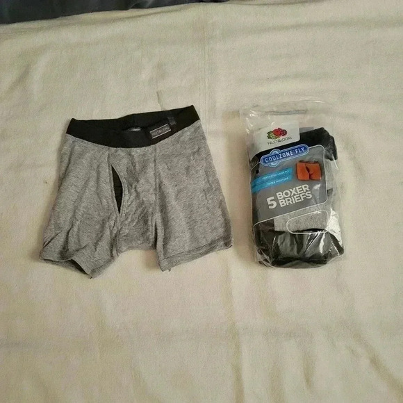 Fruit of the Loom Boys Boxer Briefs S NWOT - Picture 1 of 1
